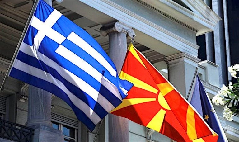 Στον «αέρα» το Σκοπιανό – Διπλή «βόμβα» τινάζει τις διαπραγματεύσεις – Πολεμικές δηλώσεις κατά Ελλάδας – Ανυποχώρητοι και οι Αλβανοί
